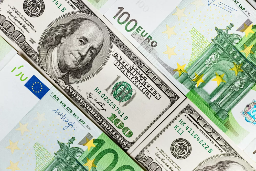 EURUSD Euros and Dollar bills